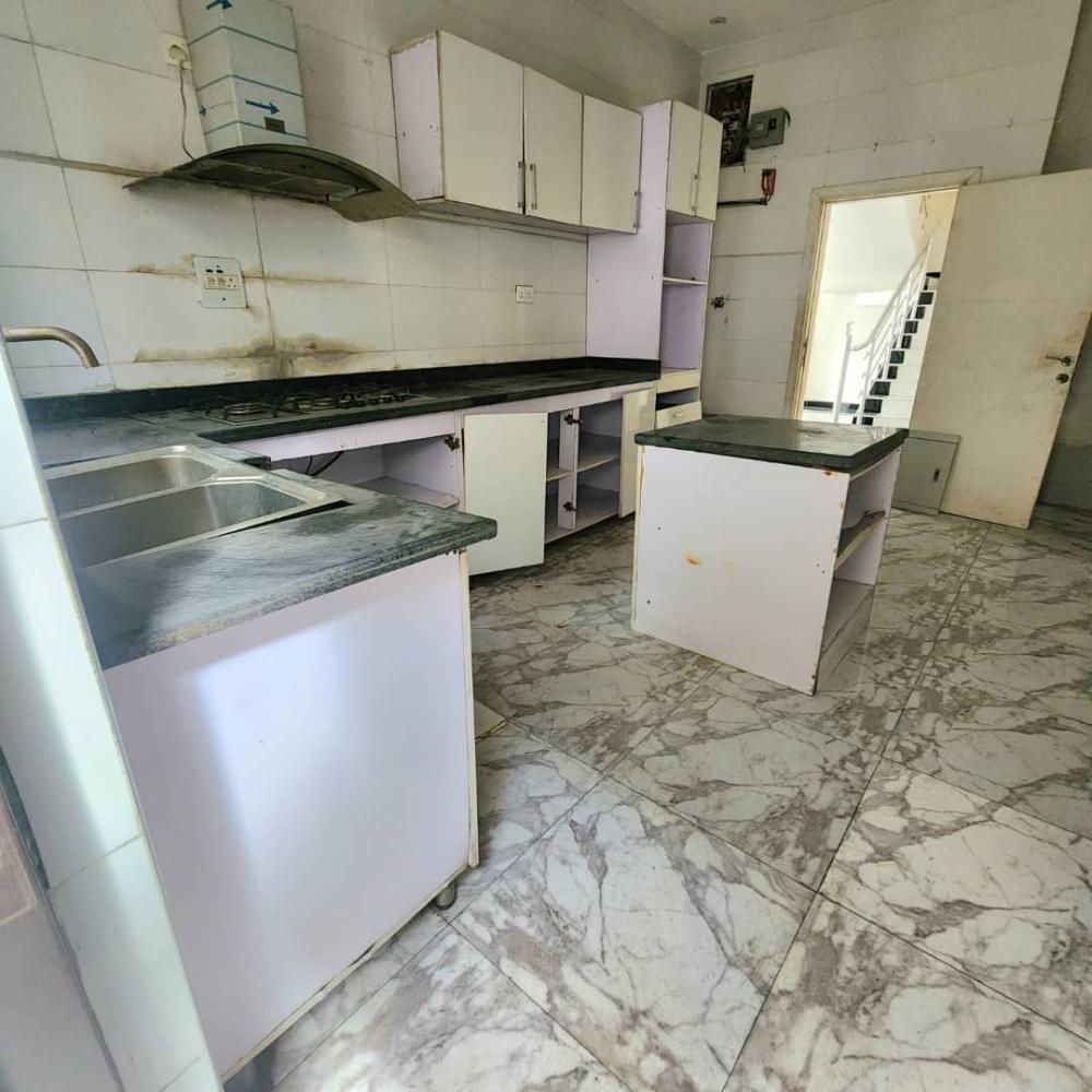 Fully Renovated Single Room Available