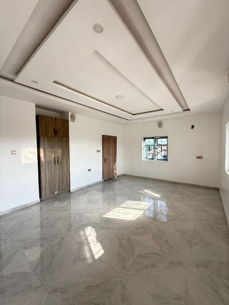 4 BEDROOM FULLY DETACHED DUPLEX FOR SALE