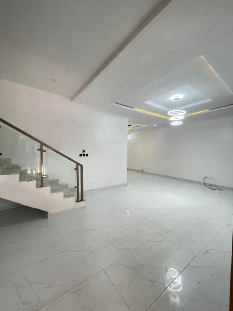 Exquisite 3 Bedroom Terrace Duplex