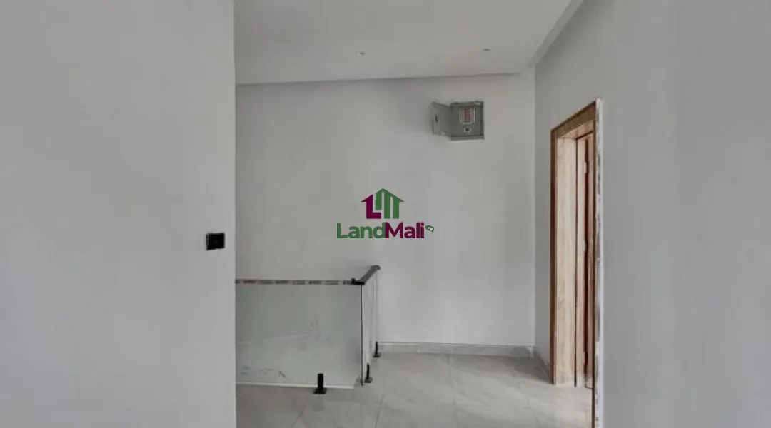CHEVRON LEKKI | 4 BED | N195M ASKING 4 Bedroom Semi-Detached Duplex for sale