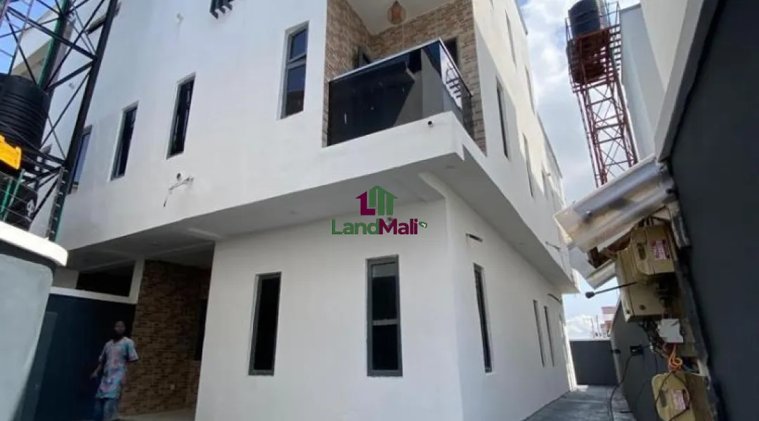 4Bedroom Semi detached Duplex + bq Location: Ikota lekki Lagos Comes with inverter