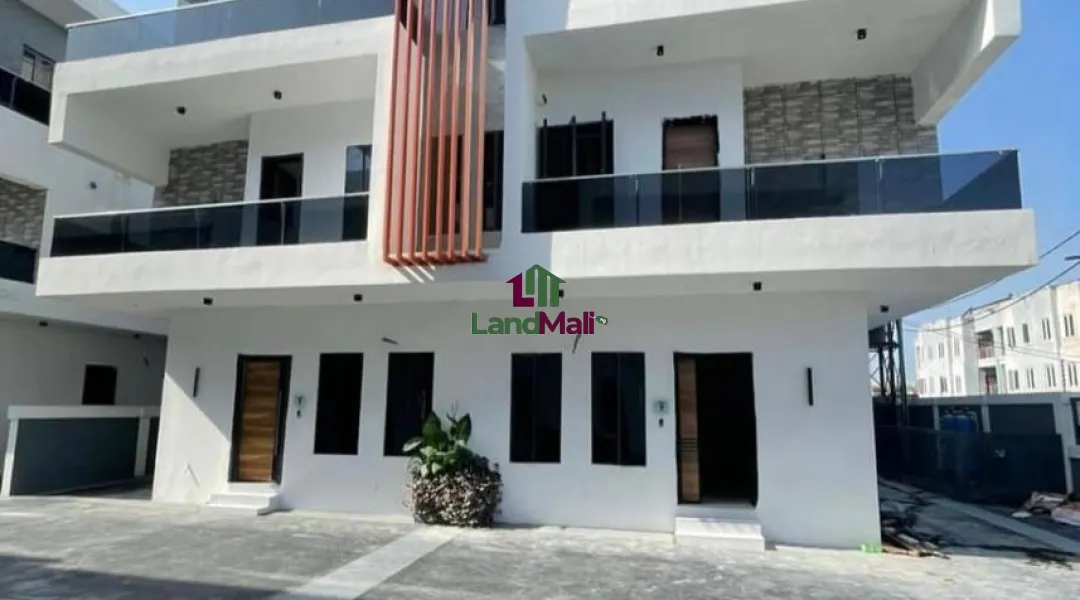 Luxury 5-Bedroom Semi-Detached Home with BQ --