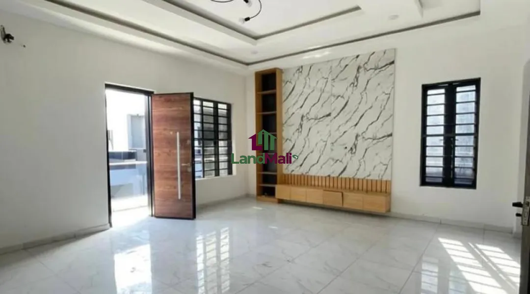 Luxury 5-Bedroom Semi-Detached Home with BQ --