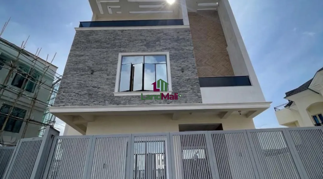 Sales Alert* 5bedroom fully detached with bq Location: Ajah, Lagos