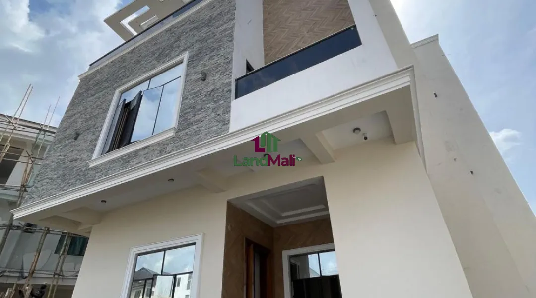 Sales Alert* 5bedroom fully detached with bq Location: Ajah, Lagos