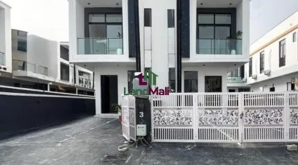 SPACIOUS 4 BEDROOM SEMI DETACHED DUPLEX AT IKOTA LEKKI LAGOS FOR SALE 