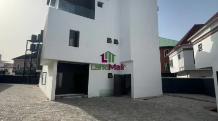 5 Bedroom Fully Detached Duplex 
