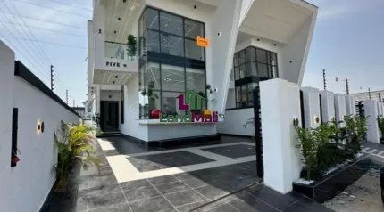 5BEDROOM FULLY DETACHED DUPLEX FOR SALE