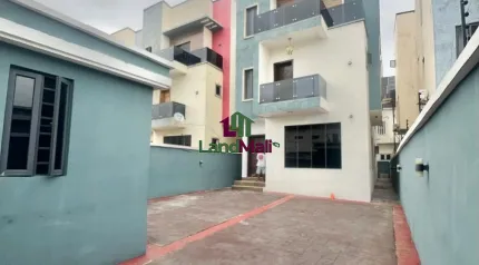 5Bedroom Fully Detached Duplex With a Bq