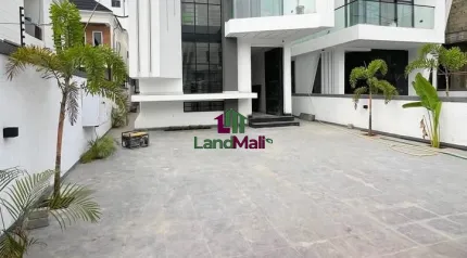 5 BEDROOM FULLY DETACHED DUPLEX 