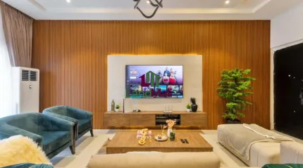 Book this cozy and cute 🥰 2 bedroom apartment {second floor)