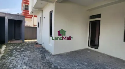 2 Bedroom apartment upstairs