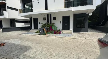 Brand New 4 Bedroom Semi-Detached House*