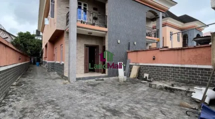SELF SERVICED 3 BEDROOM UPPER FLOOR