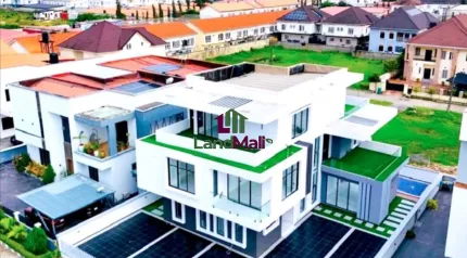 LUXURY 5BEDROOM FULLY DETACHED DUPLEX FOR SALE.