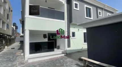 Well Maintained 2 Bedroom Apartment Located at Lekki, Phase 1, Lagos For Rent 