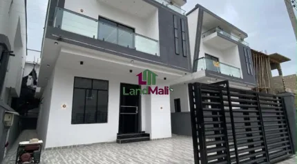 4 BEDROOM FULLY DETACHED DUPLEX FOR RENT!!!