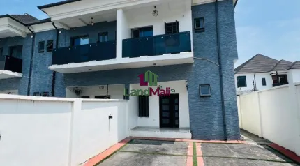  : 3 Bedroom Terrace