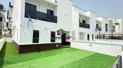 4 BEDROOM DUPLEX WITH BQ BESIDE COASTER ROAD LEKKI LAGOS FOR SHORT-STAY 