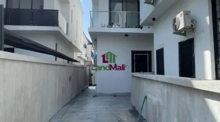 4 Bedroom Semi Detached for RENT at Chevron.