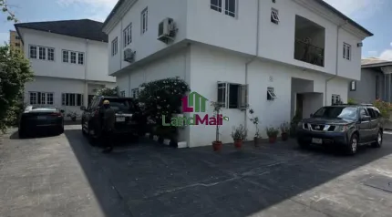 𝟑 𝐔𝐍𝐈𝐓𝐒 𝐎𝐅 𝟐-𝐁𝐄𝐃𝐑𝐎𝐎𝐌 𝐀𝐏𝐀𝐑𝐓𝐌𝐄𝐍𝐓𝐒 𝐖𝐈𝐓𝐇 𝐆𝐔𝐄𝐒𝐓 𝐓𝐎𝐈𝐋𝐄𝐓𝐒 𝐔𝐏 𝐅𝐎𝐑 𝐑𝐄𝐍𝐓