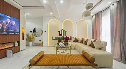 *A Spacious Luxury 1 bedroom with PS5, 2 Balconies & Private Gym*