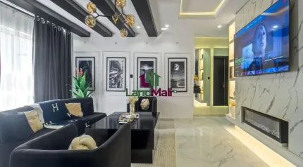 Spacious Luxury 1 bedroom with PS5, 2 Balconies & Private Golf Area