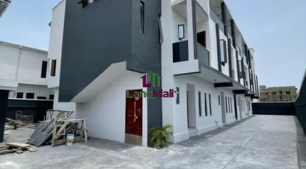  *SALES ALERT* 3 Bedroom terrace duplex with BQ .