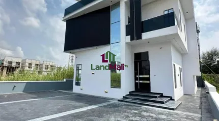 5 Bedroom Fully Detached Duplex For SALE Located At Lekki County.