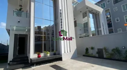 Beautifully Built 5 Bedroom Fully Detached Duplex with a Boys Quarter is Available For Sale at Lekki Phase 1, Lekki Lagos.