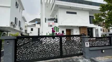 A LUXURIOUS 4 BEDROOM FULLY DETACHED DUPLEX WITH A ROOM BOYS QUARTER IS AVAILABLE FOR SALE AT OSAPA LONDON,  LEKKI LAGOS.*