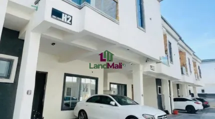 Rent  a 4 bedroom duplex with a bq for a year rent ; 7.5m