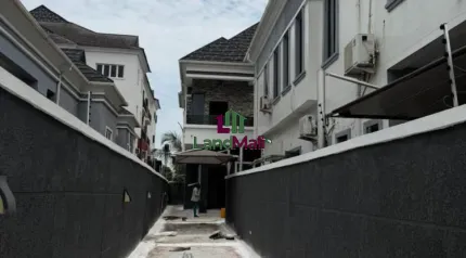 Neatly used and spacious 4 bedroom semi detached for rent