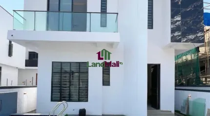 IKOTA LEKKI | 5 BED | N360M 5 BEDROOM FULLY DETACHED HOME WITH SWIMMING POOL FOR SALE