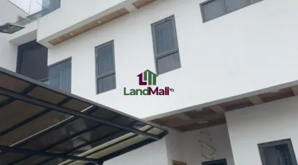 *5 Bedroom Fully furnished Detached property For Rent in Ikoyi.*