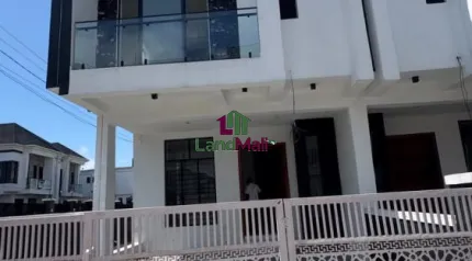  4-BEDROOM SEMI-DETACHED with BQ FOR RENT