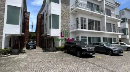 3 Bedroom Apartment at Banana Island with Swimming Pool.