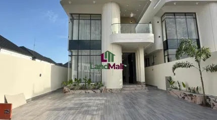 Ultra-Luxury Spacious 5 Bedroom Fully Detached Duplex with BQ and Swimming pool