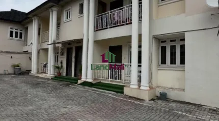 3 bedroom flat house