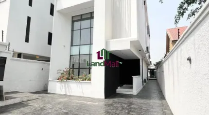 FOR SALE: Majestically built and  Spacious 4 Bedroom fully detached duplex with  BQ and Swimming pool