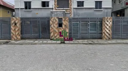 2 BEDROOM APARTMENT AVAILABLE