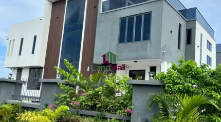Elegant 5 bedroom duplex with pool, gym/study, Cinema room, 2 bq, rooftop terrace in a secure estate