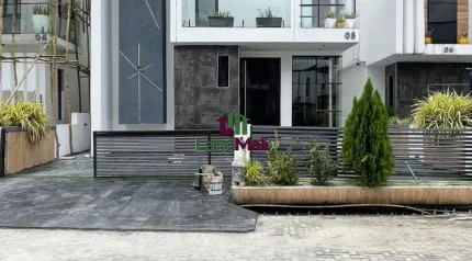5 bedroom fully detached duplex