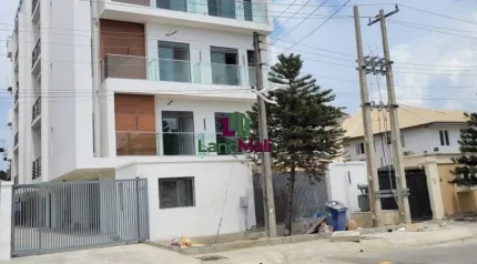 FULLY FURNISHED 3 BEDROOM APARTMENT