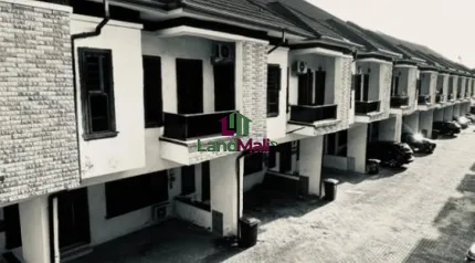 SPACIOUS 4 BEDROOM TERRACE DUPLEX  