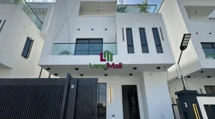 Luxurious 5 bedroom semi detached duplex with bq, swimming pool and cinema