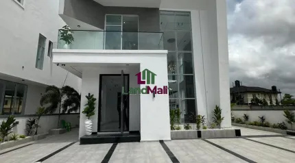 EXQUISITELY FINISHED LUXURY 5 BEDROOM FULLY DETACHED DUPLEX WITH  BQ, SWIMMING POOL, GAZEBO, CINEMA, GYM HOUSE AND A ROOFTOP TERRACE, IT  ALSO A WATERFRONT PROPERTY
