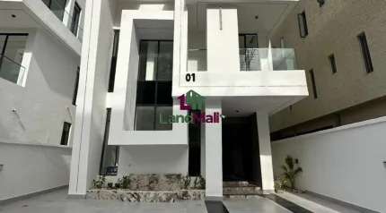 Luxurious 5 bedroom semi detached duplex with bq, swimming pool and cinema