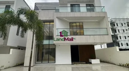 EXQUISITE 6 BEDROOM FULLY DETACHED DUPLEX WITH BQ, SWIMMING POOL, CINEMA, GYM, STUDY ROOM AND A PRIVATE ELEVATOR