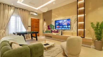 Beautiful and luxury 2bedroom Apartment  Location: ikate lekkiO